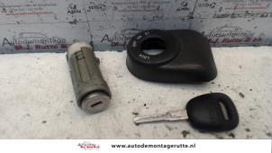 Used Ignition lock + key Saab 9-5 (YS3E) 2.0t 16V Price on request offered by Autodemontage M.J. Rutte B.V.