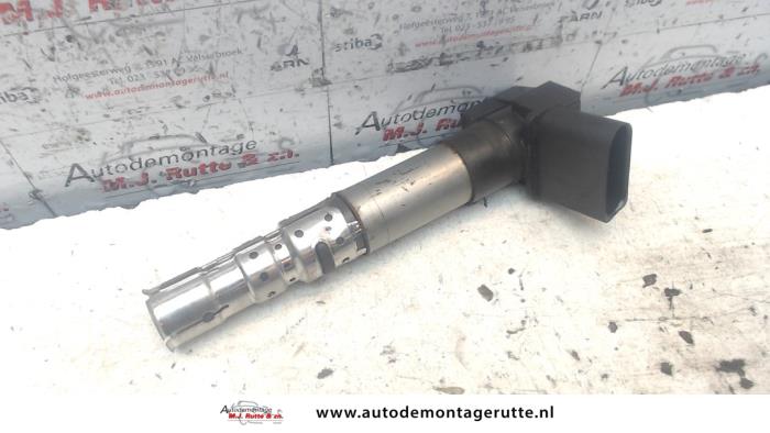 Usagé Broche bobine Volkswagen Passat (3B3) 2.3 V5 20V Prix € 15,00 Règlement à la marge proposé par Autodemontage M.J. Rutte B.V.
