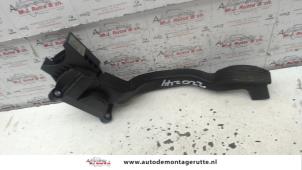 Used Accelerator pedal Lancia Musa 1.4 16V Price on request offered by Autodemontage M.J. Rutte B.V.