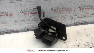 Używane Mechanizm zamka tylnej klapy Lancia Musa 1.4 16V Cena na żądanie oferowane przez Autodemontage M.J. Rutte B.V.