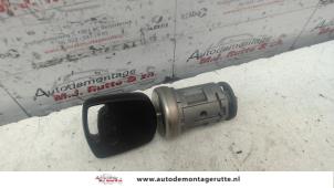 Used Ignition lock + key Ford Fusion 1.6 16V Price on request offered by Autodemontage M.J. Rutte B.V.
