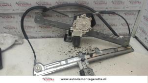 Used Window mechanism 2-door, front right Mitsubishi Colt (Z2/Z3) 1.1 12V Price on request offered by Autodemontage M.J. Rutte B.V.