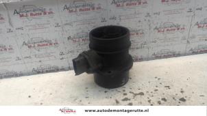 Used Air mass meter Hyundai Terracan 2.9 CRDi 16V Price on request offered by Autodemontage M.J. Rutte B.V.