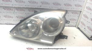 Used Headlight, left Hyundai Terracan 2.9 CRDi 16V Price on request offered by Autodemontage M.J. Rutte B.V.