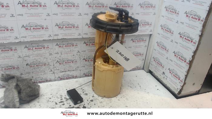 Usagé Pompe à carburant Volkswagen Crafter 2.5 TDI 30/35/50 Prix sur demande proposé par Autodemontage M.J. Rutte B.V.
