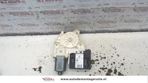 Used Door window motor Ford Focus 2 Wagon 1.6 16V Price on request offered by Autodemontage M.J. Rutte B.V.