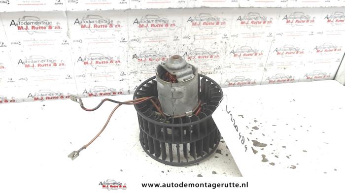 Moteur de ventilation chauffage d'un Opel Corsa B (73/78/79) 1.4i 1998