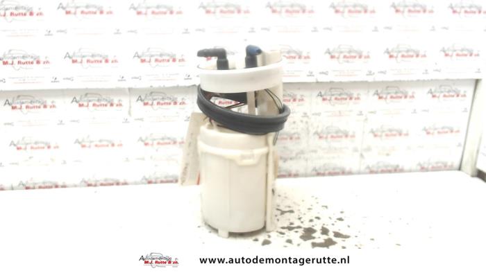 Used Electric fuel pump Skoda Fabia (6Y2) 1.2 HTP Price on request offered by Autodemontage M.J. Rutte B.V.