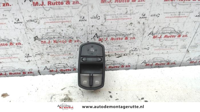 Używane Przelacznik combi okienny Opel Corsa D 1.4 16V Twinport Cena na żądanie oferowane przez Autodemontage M.J. Rutte B.V.