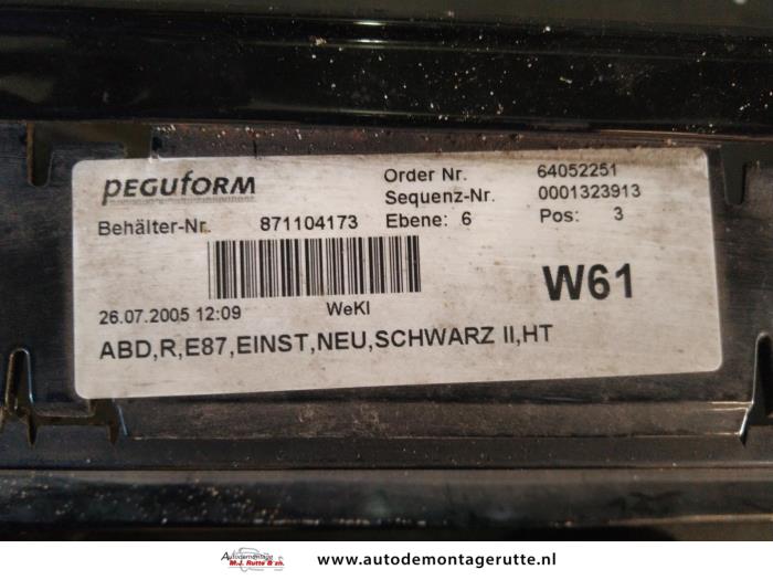 Belka boczna prawa z BMW 1 serie (E87/87N) 118i 16V 2005