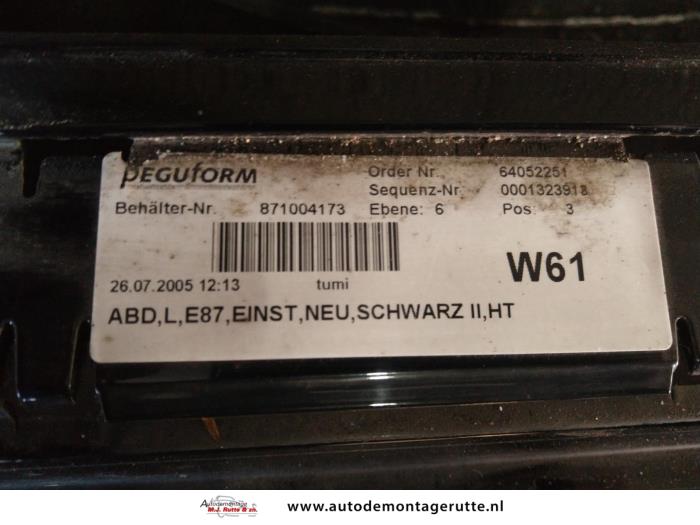 Seitenschürze links van een BMW 1 serie (E87/87N) 118i 16V 2005