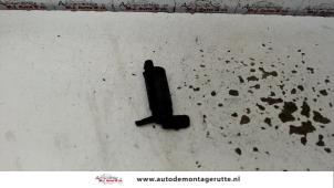 Used Windscreen washer pump Honda Civic (EP/EU) 1.6 16V VTEC Price on request offered by Autodemontage M.J. Rutte B.V.