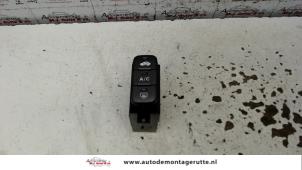 Used Rear window heating switch Honda Civic (EP/EU) 1.6 16V VTEC Price on request offered by Autodemontage M.J. Rutte B.V.