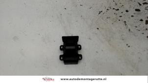 Used Electric window switch Honda Civic (EP/EU) 1.6 16V VTEC Price on request offered by Autodemontage M.J. Rutte B.V.