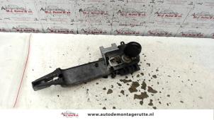 Used Door lock cylinder, left Ford Mondeo III Wagon 1.8 16V Price on request offered by Autodemontage M.J. Rutte B.V.