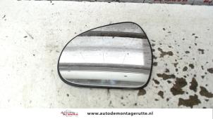 Used Mirror glass, left Peugeot 207/207+ (WA/WC/WM) 1.4 16V VTi Price on request offered by Autodemontage M.J. Rutte B.V.
