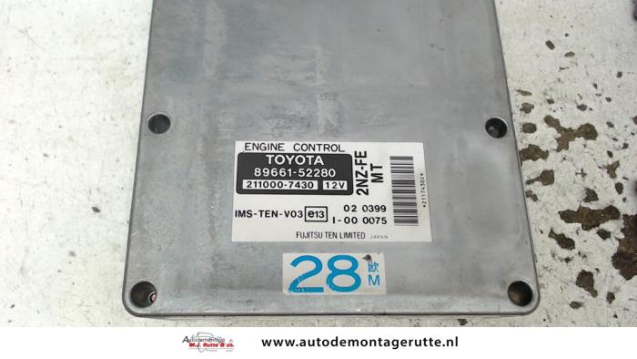Ignition lock + computer from a Toyota Yaris Verso (P2) 1.3 16V 2000