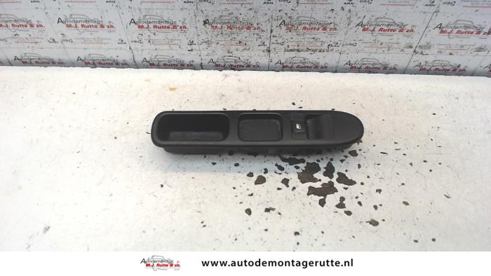 Multi-functional window switch from a Peugeot 307 (3A/C/D) 1.6 16V 2005