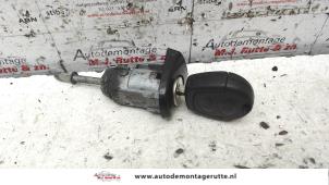 Used Door lock cylinder, left Seat Arosa (6H1) 1.4 16V Price on request offered by Autodemontage M.J. Rutte B.V.