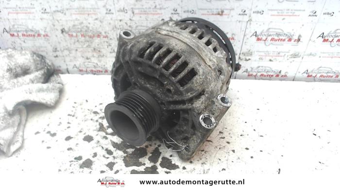 Begagnade Dynamo Renault Scénic II (JM) 1.6 16V Pris på förfrågan erbjuds av Autodemontage M.J. Rutte B.V.