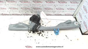 Used Window mechanism 4-door, front left Renault Modus/Grand Modus (JP) 1.6 16V Price on request offered by Autodemontage M.J. Rutte B.V.