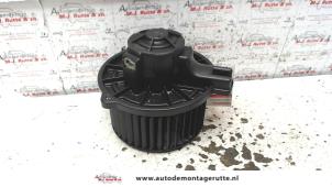 Used Heating and ventilation fan motor Kia Rio II (DE) 1.4 16V Price on request offered by Autodemontage M.J. Rutte B.V.