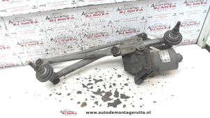 Used Wiper motor + mechanism Ford Fiesta 5 (JD/JH) 1.25 16V Price on request offered by Autodemontage M.J. Rutte B.V.