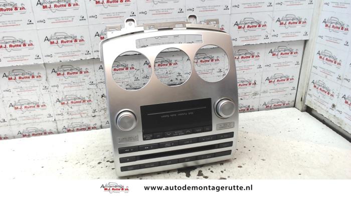 Używane Radio Mazda 5 (CR19) 1.8i 16V Cena na żądanie oferowane przez Autodemontage M.J. Rutte B.V.