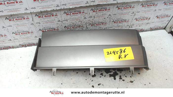 Używane Listwa ozdobna Landrover Range Rover III (LM) 2.9 TD6 24V Cena na żądanie oferowane przez Autodemontage M.J. Rutte B.V.