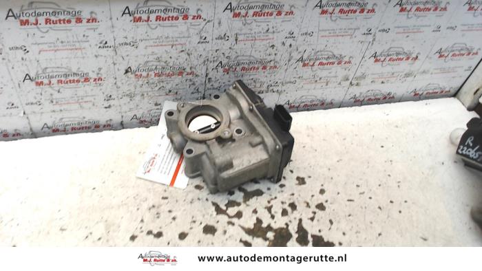 Gebrauchte Drosselklappengehäuse Renault Clio III Estate/Grandtour (KR) 1.2 16V TCE 100 Preis auf Anfrage angeboten von Autodemontage M.J. Rutte B.V.