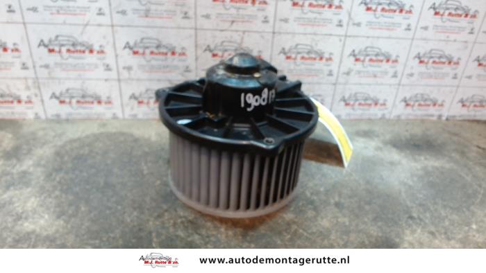 Heating and ventilation fan motor from a Toyota Land Cruiser 90 (J9) 3.0 TD Challenger 1999