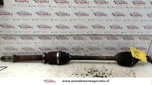 Used Front drive shaft, right Renault Clio III Estate/Grandtour (KR) 1.2 16V TCE 100 Price on request offered by Autodemontage M.J. Rutte B.V.