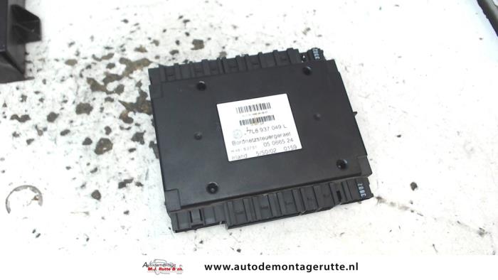 Używane Modul Comfort Volkswagen Touareg (7LA/7L6) 5.0 TDI V10 Cena na żądanie oferowane przez Autodemontage M.J. Rutte B.V.