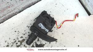 Used Indicator switch Renault Clio III (BR/CR) 1.4 16V Price on request offered by Autodemontage M.J. Rutte B.V.