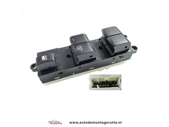 Nuevos Interruptor combinado de ventanillas Nissan Qashqai Precio € 45,00 IVA incluido ofrecido por Autodemontage M.J. Rutte B.V.