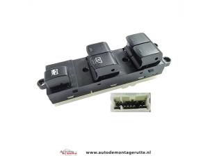 New Multi-functional window switch Nissan Qashqai Price € 45,00 Inclusive VAT offered by Autodemontage M.J. Rutte B.V.