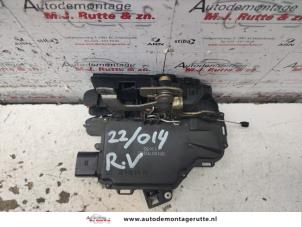 Used Front door lock mechanism 4-door, right Seat Leon (1M1) 1.8 20V Price on request offered by Autodemontage M.J. Rutte B.V.