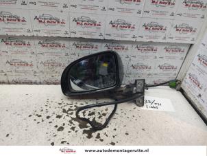 Used Wing mirror, left Volkswagen New Beetle (9C1/9G1) Price on request offered by Autodemontage M.J. Rutte B.V.