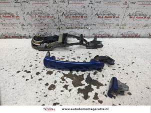 Used Front door handle 4-door, right Seat Leon (1M1) 1.8 20V Price on request offered by Autodemontage M.J. Rutte B.V.