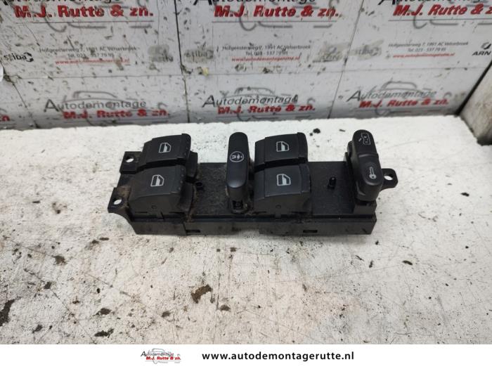 Usados Interruptor combinado de ventanillas Seat Leon (1M1) 1.8 20V Precio de solicitud ofrecido por Autodemontage M.J. Rutte B.V.