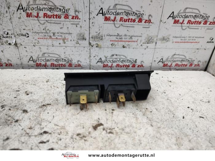 Tailgate switch from a Volkswagen New Beetle (9C1/9G1) 2.0 1999