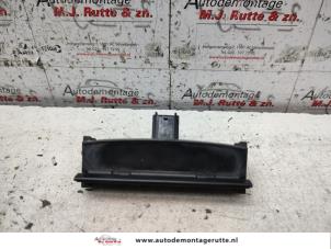 Używane Przelacznik pokrywy bagaznika Peugeot 307 Break (3E) 1.6 16V Cena na żądanie oferowane przez Autodemontage M.J. Rutte B.V.