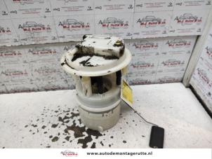 Used Electric fuel pump Seat Arosa (6H1) 1.4i 16V Price on request offered by Autodemontage M.J. Rutte B.V.