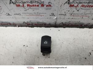 Used Electric window switch Renault Megane II (BM/CM) 1.6 16V Price on request offered by Autodemontage M.J. Rutte B.V.