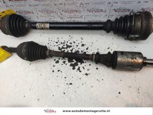 Used Front drive shaft, left Peugeot 106 II 1.4 XN,XR,XT Price on request offered by Autodemontage M.J. Rutte B.V.