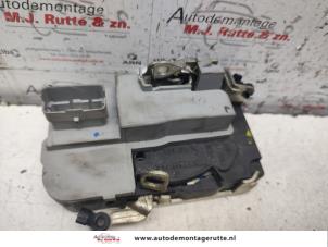 Used Front door lock mechanism 4-door, right Peugeot 206+ (2L/M) 1.1 XR,XS Price on request offered by Autodemontage M.J. Rutte B.V.