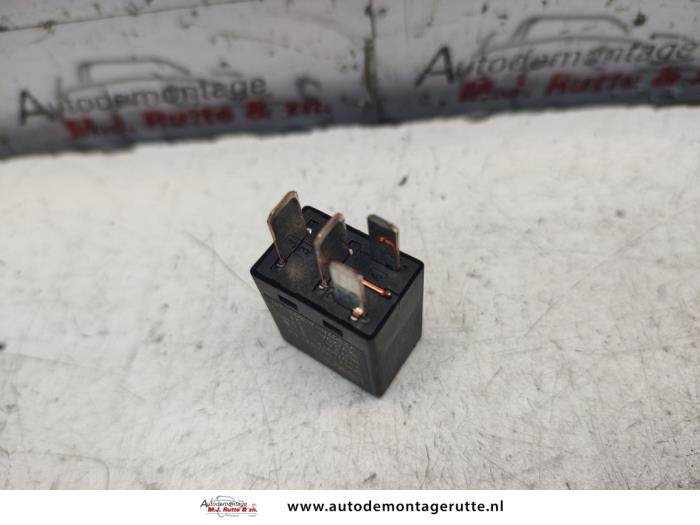 Relay Ford Fiesta VI 1.3 5M5T14B192AA