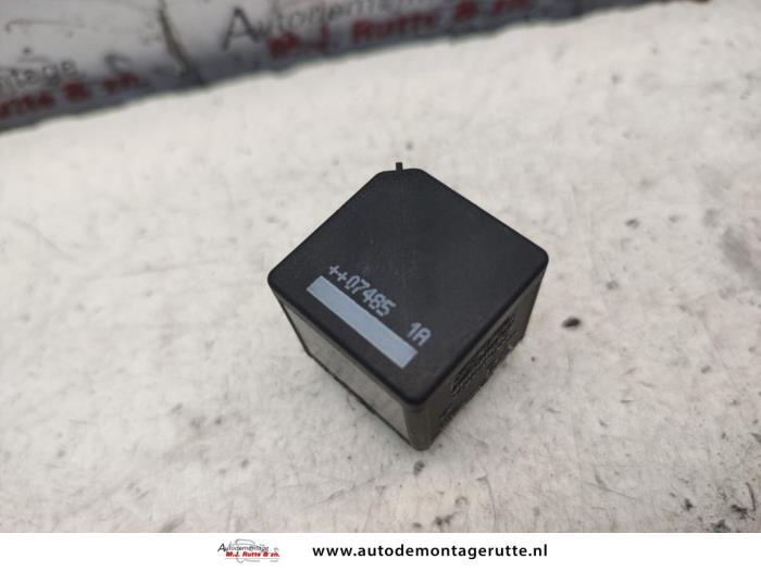 Relay from a Ford Fiesta 5 (JD/JH) 1.3 2008