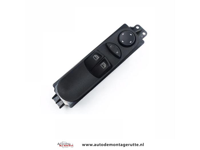 Nuevos Interruptor combinado de ventanillas Mercedes Vito Precio € 30,00 IVA incluido ofrecido por Autodemontage M.J. Rutte B.V.