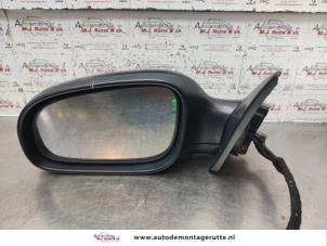 Used Wing mirror, left Volvo V70 (SW) 2.4 20V 140 Bifuel Price on request offered by Autodemontage M.J. Rutte B.V.